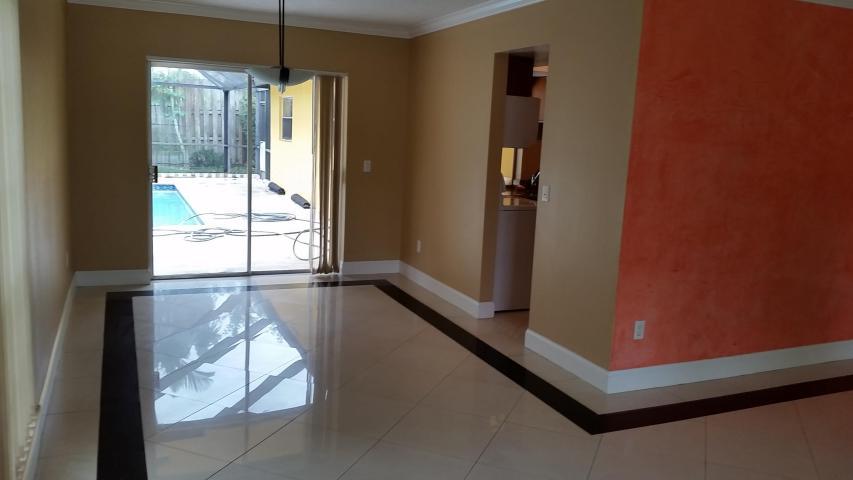 22828 Southwest 65th Way Boca Raton, FL 33428 - Photo 4 of 11 20150304164621201370000000-o