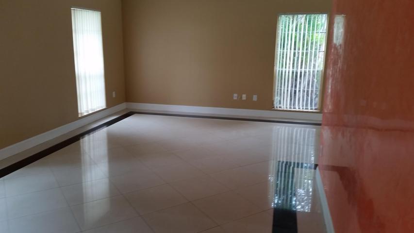 22828 Southwest 65th Way Boca Raton, FL 33428 - Photo 5 of 11 20150304164311822680000000-o