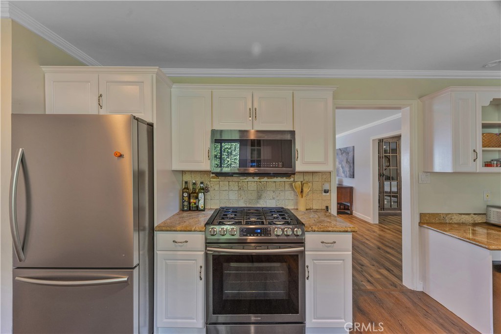 1425 Hastings Ranch Drive Pasadena, CA 91107 - Photo 17 of 39