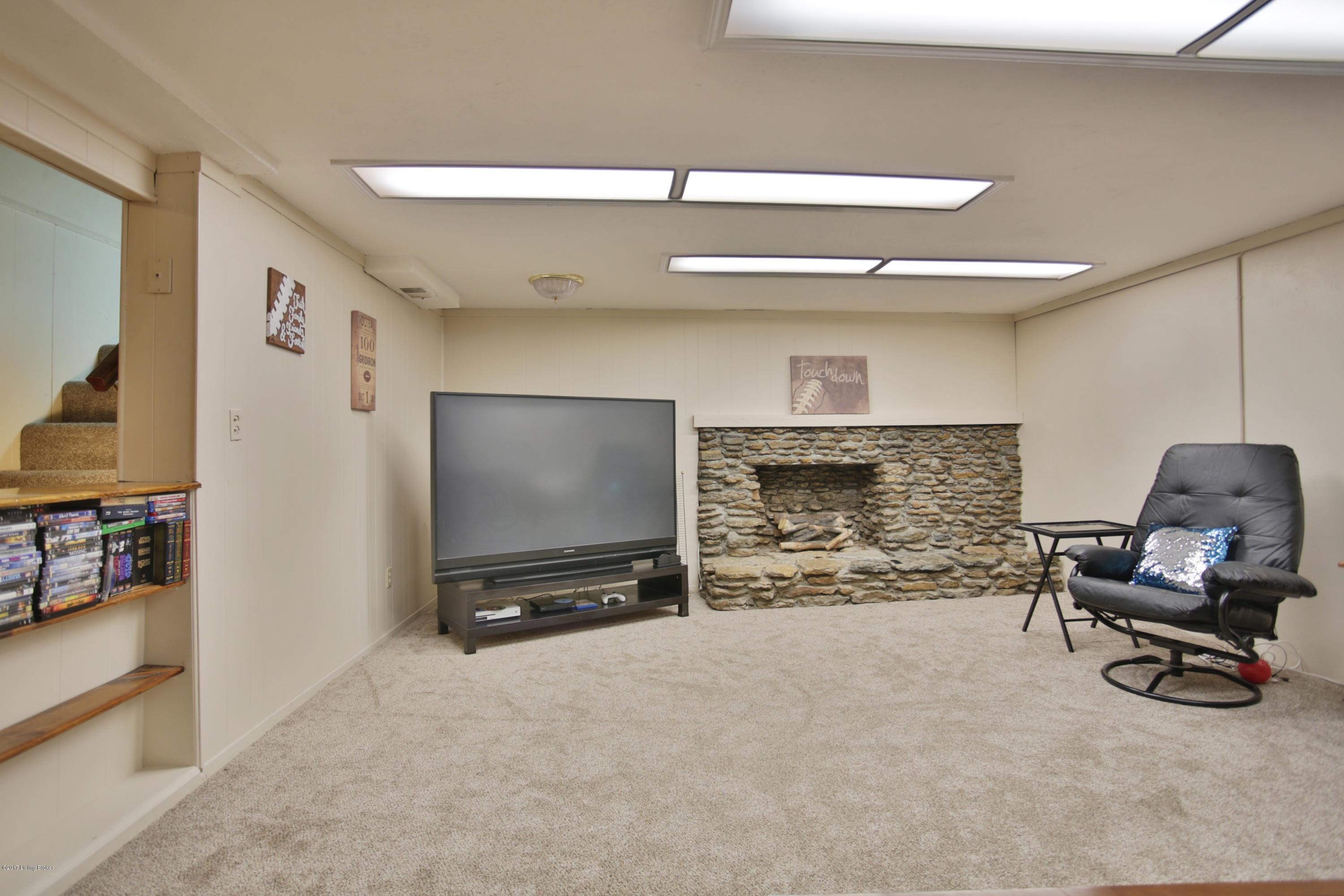 1902 Janlyn Road Louisville, KY 40299 - Photo 20 of 34 19