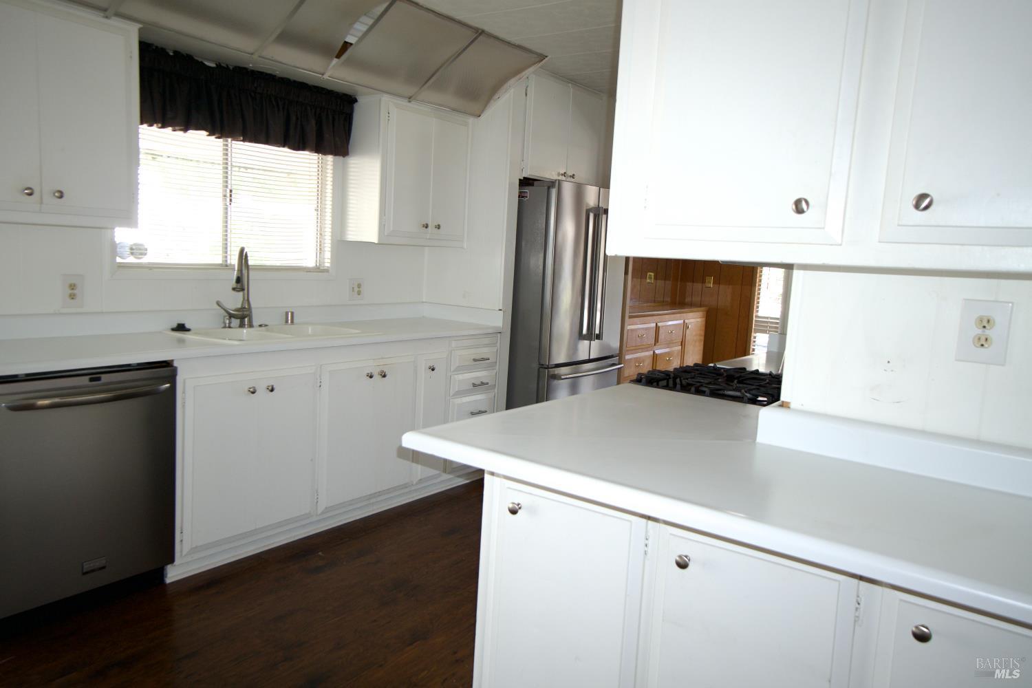 211 Colonial Park Drive Santa Rosa, CA 95403 - Photo 17 of 26 Plenty of counter space for the cooks!