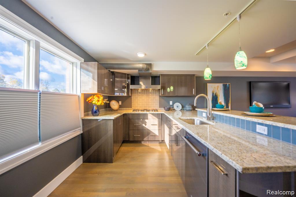 622 West Eleven Mile Road Royal Oak, MI 48067 - Photo 4 of 19