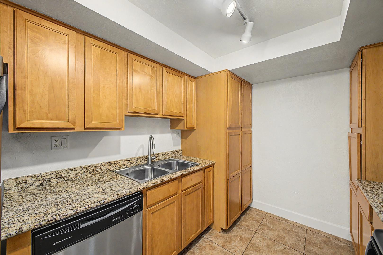 3825 East Camelback Road, Unit 144 Phoenix, AZ 85018 - Photo 9 of 35