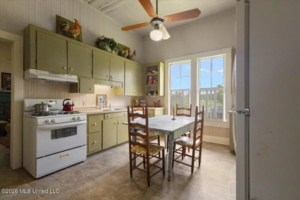 $450,000 | 3350 Mt Pleasant Lane Southeast, Bogue Chitto, MS 39629