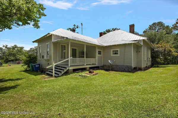 $450,000 | 3350 Mt Pleasant Lane Southeast, Bogue Chitto, MS 39629