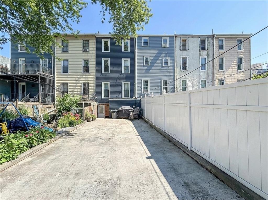 124 Hall Street Brooklyn, NY 11205 - Photo 23 of 29
