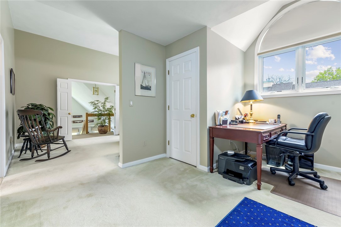 5 Beacon Hill Road, Unit B Newport, RI 02840 - Photo 23 of 36