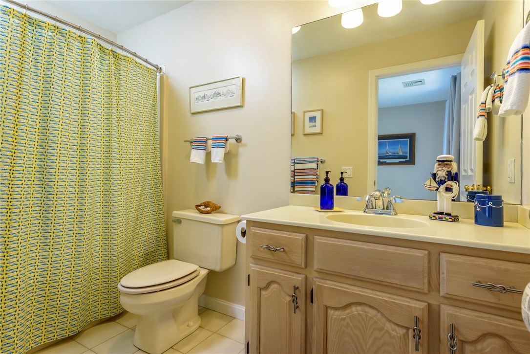 5 Beacon Hill Road, Unit B Newport, RI 02840 - Photo 28 of 36