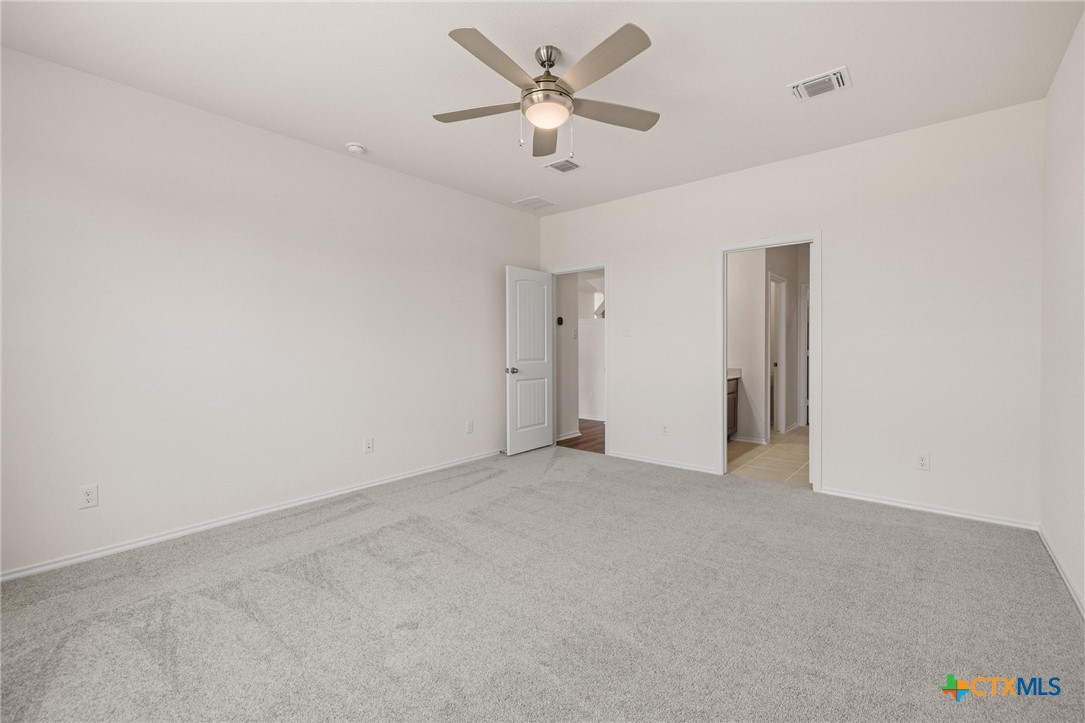 722 Ryan Street Belton, TX 76513 - Photo 16 of 37 Connecting primary bath