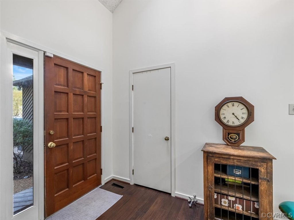 1773 South Dover Pointe Road Henrico, VA 23238 - Photo 3 of 38 Gallery Image 3