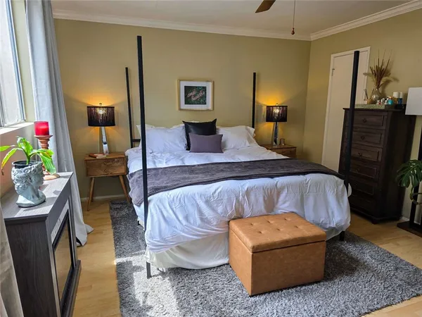 $310,000 | 5429 Newcastle Avenue, Unit 211, Encino, CA 91316