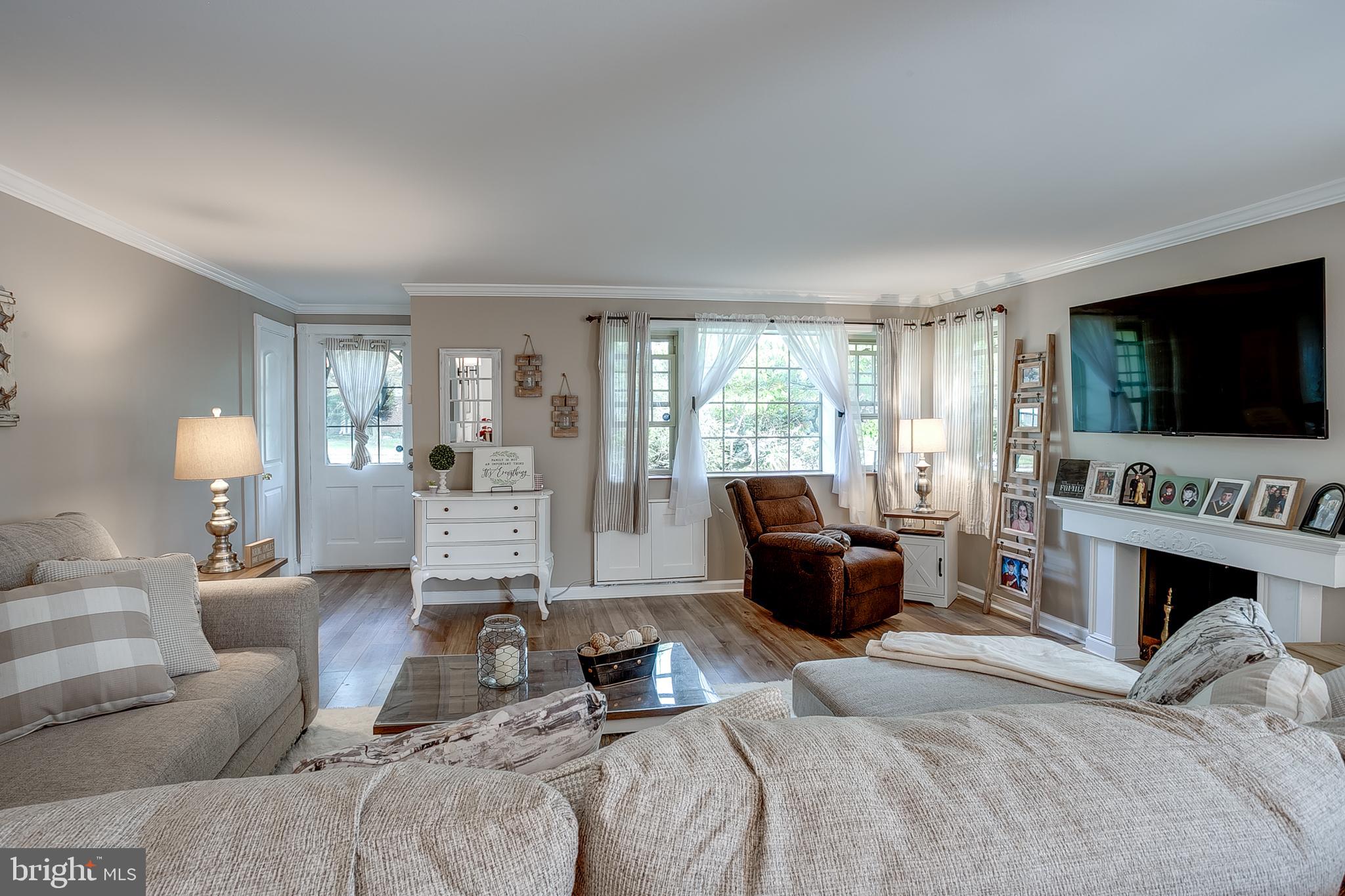 401 Copley Road Haddonfield, NJ 08033 - Photo 7 of 32 Living Room