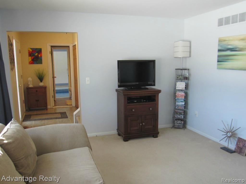8220 McKinley Road Algonac, MI 48001 - Photo 14 of 40 living room 2.jpg
