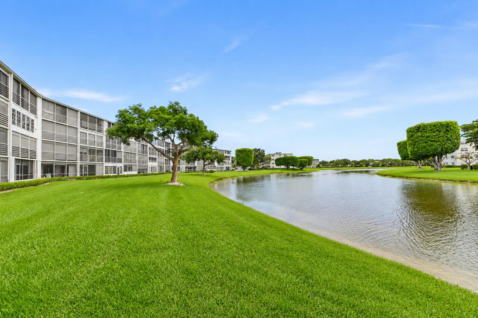 1069 Cornwall East Boca Raton, FL 33434 - Photo 17 of 44 ChatGPT Image Jul 4, 2026, 07_30_21 AM