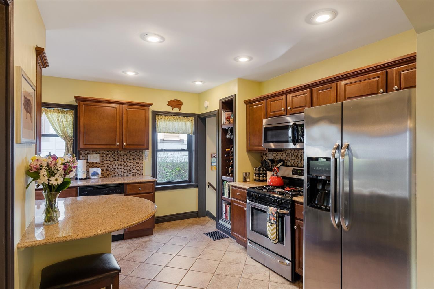 5747 Lester Road Cincinnati, OH 45213 - Photo 15 of 35