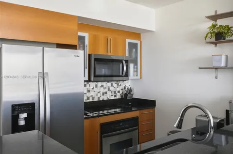 $635,000 | 325 South Biscayne Boulevard, Unit 4022, Miami, FL 33131