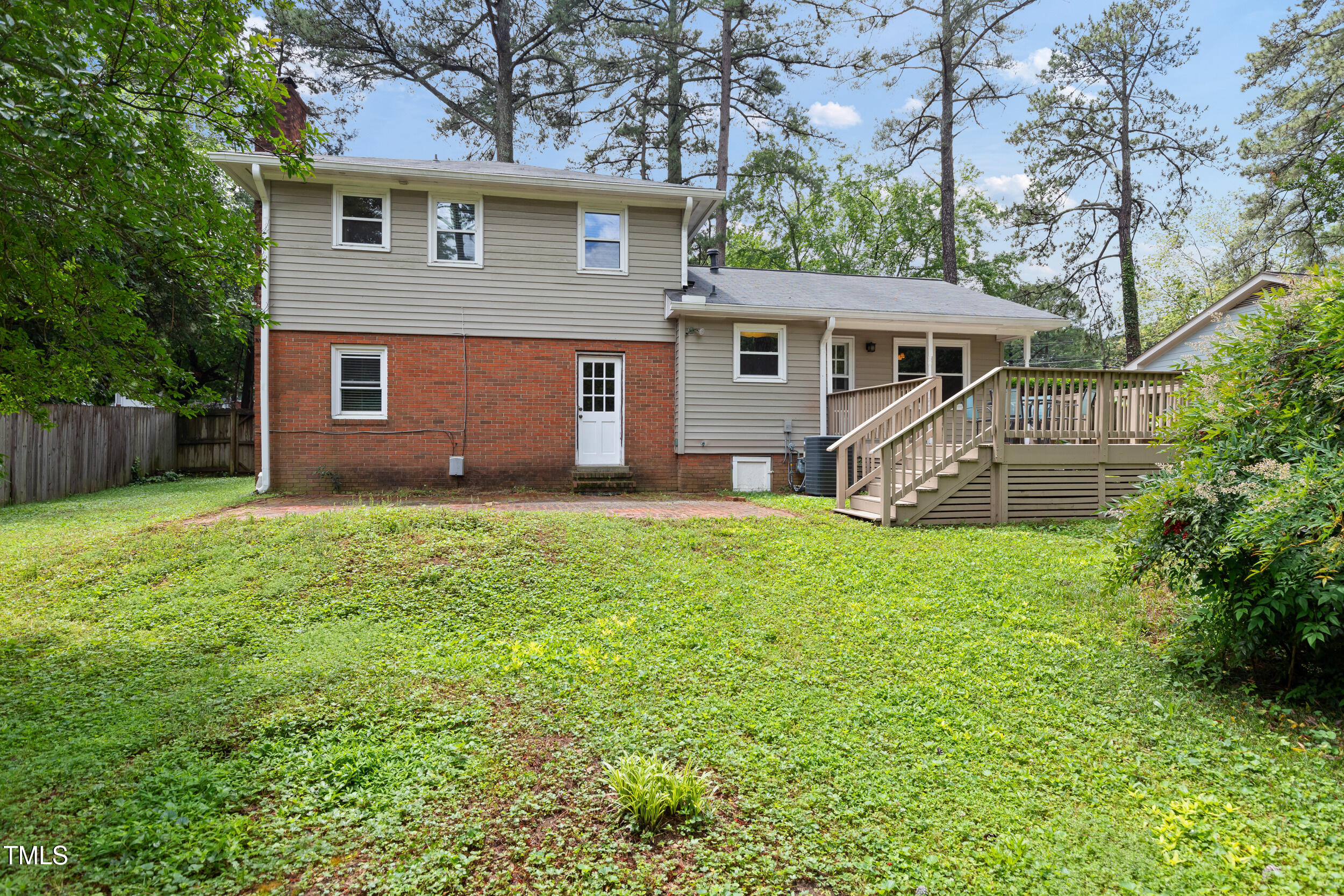 509 East Millbrook Road Raleigh, NC 27609 - Photo 8 of 51 11_img_7117