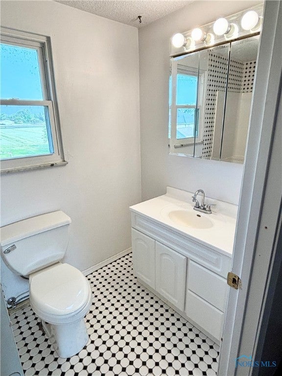 1105 South Lallendorf Road Oregon, OH 43616 - Photo 33 of 49 Full bathroom