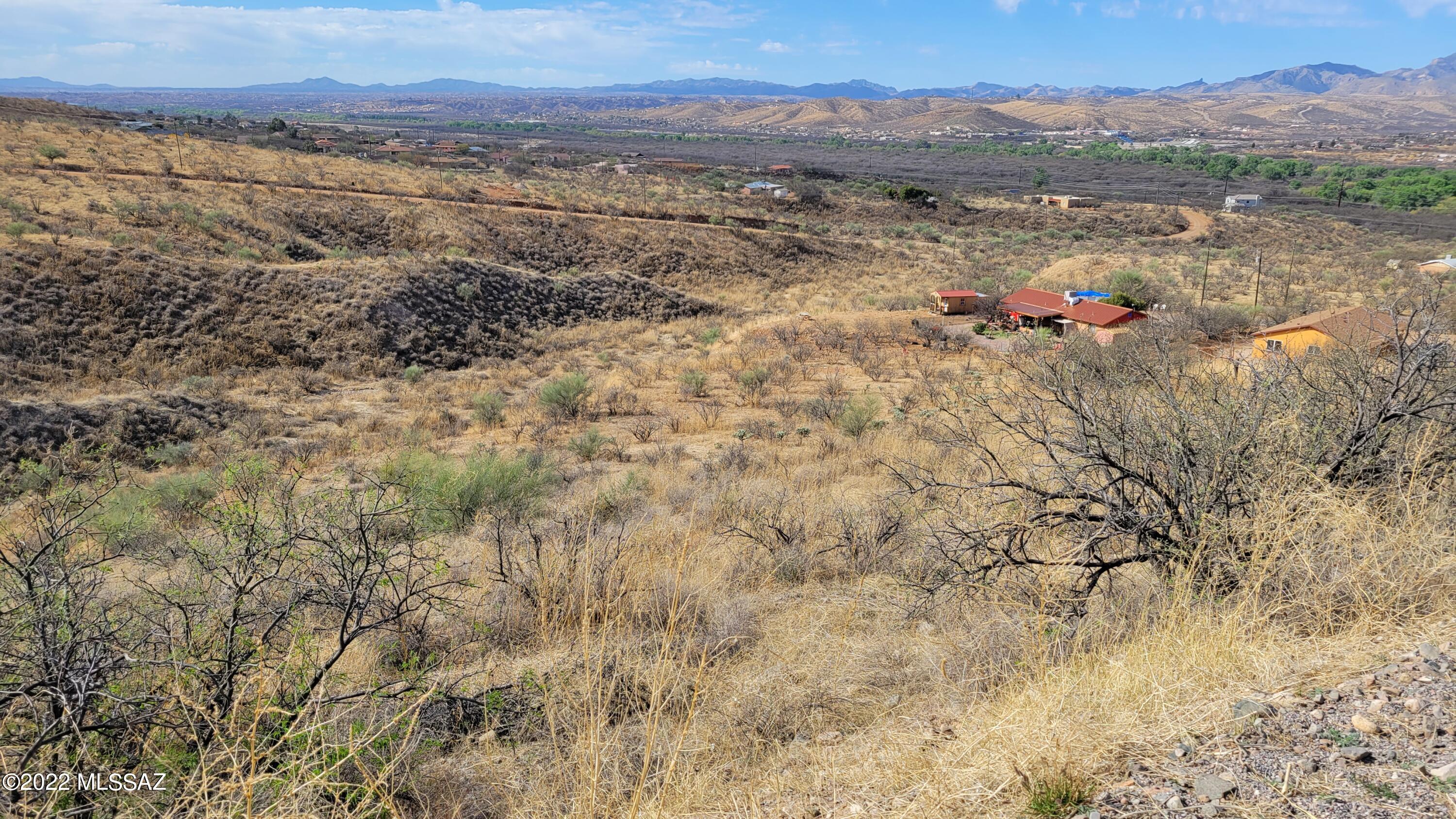 181 Vereda Cabrilla Lane, Unit 31 Rio Rico, AZ 85648 - Photo 2 of 13