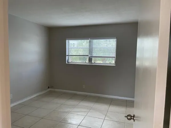$1,450 | 111 Southeast 1st Street, Unit 7, Boynton Beach, FL 33435