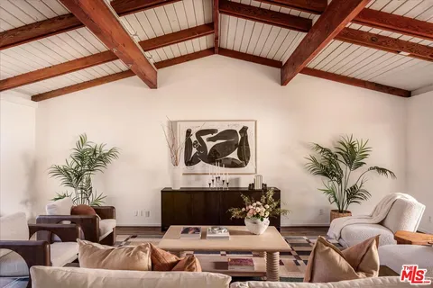 $2,399,000 | 5513 Tuxedo Terrace, Los Angeles, CA 90068