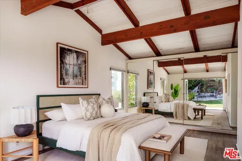 $2,399,000 | 5513 Tuxedo Terrace, Los Angeles, CA 90068