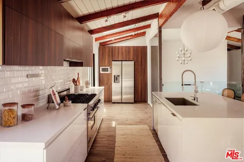 $2,399,000 | 5513 Tuxedo Terrace, Los Angeles, CA 90068