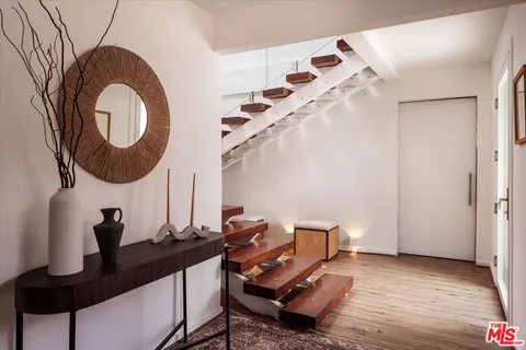 $2,399,000 | 5513 Tuxedo Terrace, Los Angeles, CA 90068