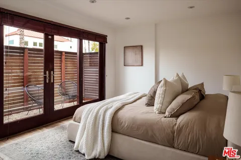 $2,399,000 | 5513 Tuxedo Terrace, Los Angeles, CA 90068