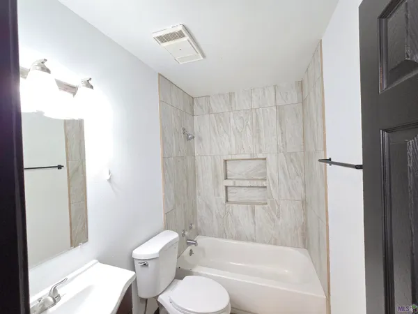 $1,150 | 947 Grebe Street, Unit 4, Baton Rouge, LA 70807