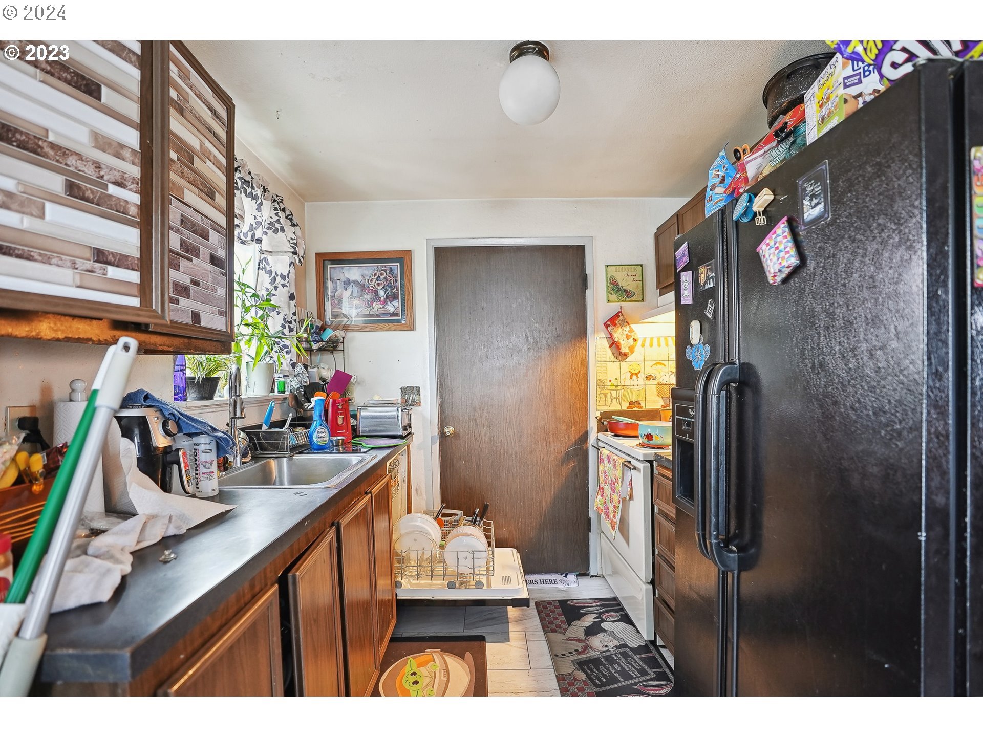 9630 Southeast Foster Road Portland, OR 97266 - Photo 12 of 33