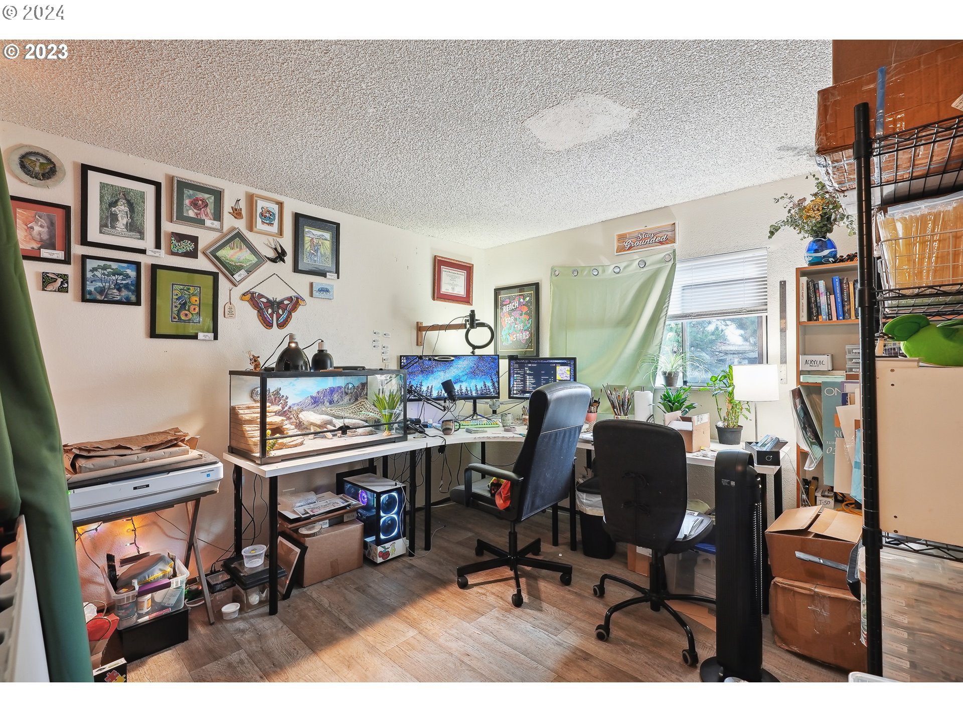 9630 Southeast Foster Road Portland, OR 97266 - Photo 30 of 33 a view of a workspace with furniture and a workspace