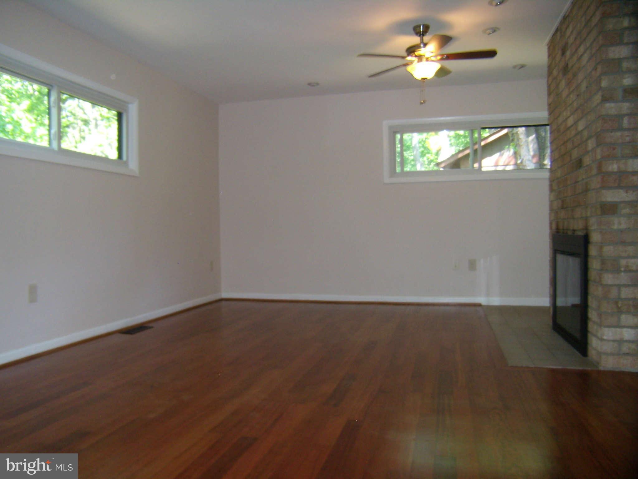 1437 Aldenham Lane Reston, VA 20190 - Photo 11 of 16 Interior (General)