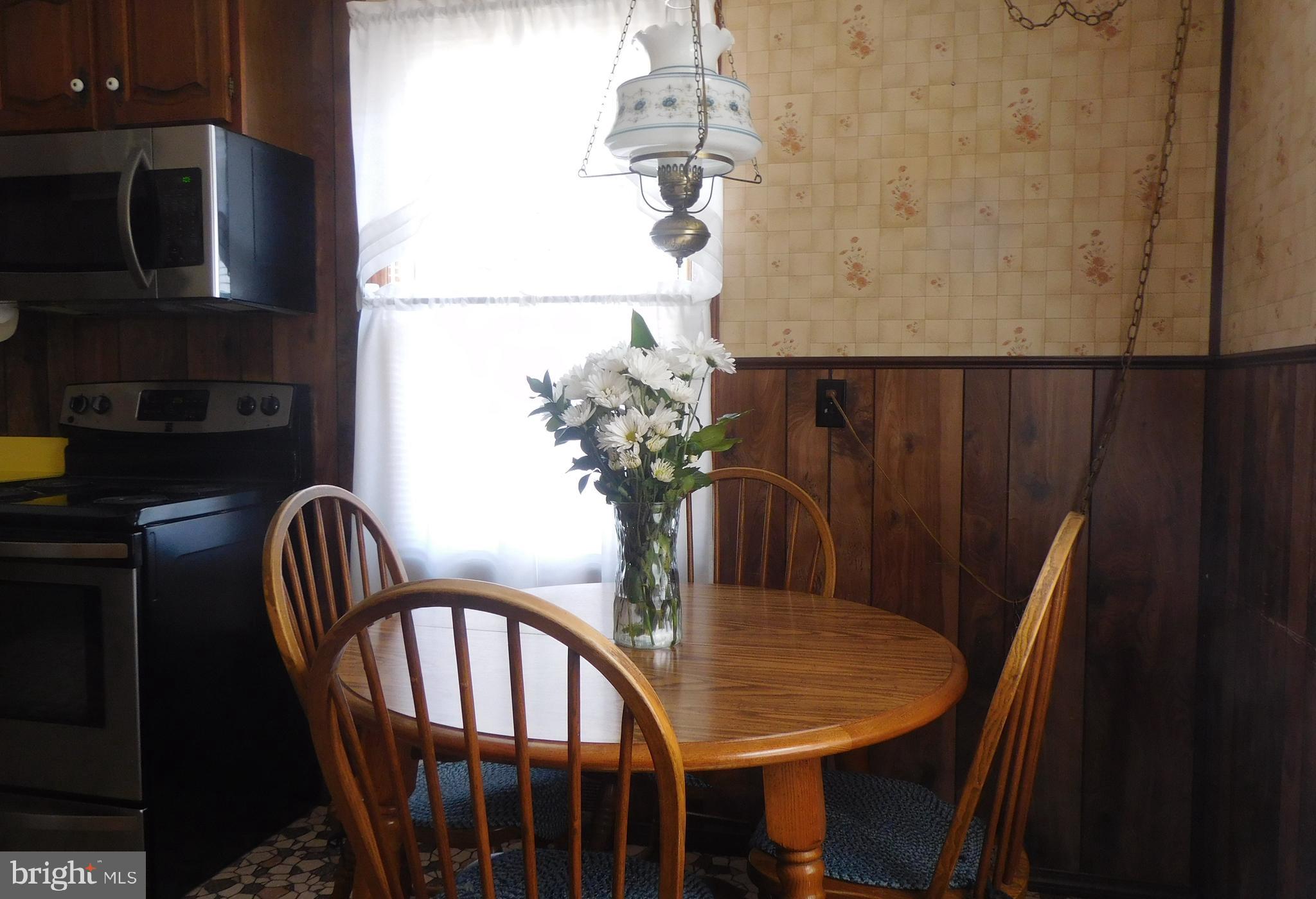 501 Lippincott Avenue Riverside, NJ 08075 - Photo 12 of 30 Kitchen eating area