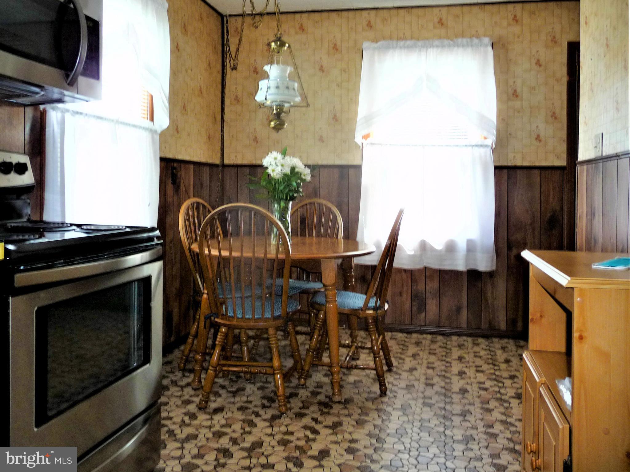 501 Lippincott Avenue Riverside, NJ 08075 - Photo 13 of 30 Kitchen eating area