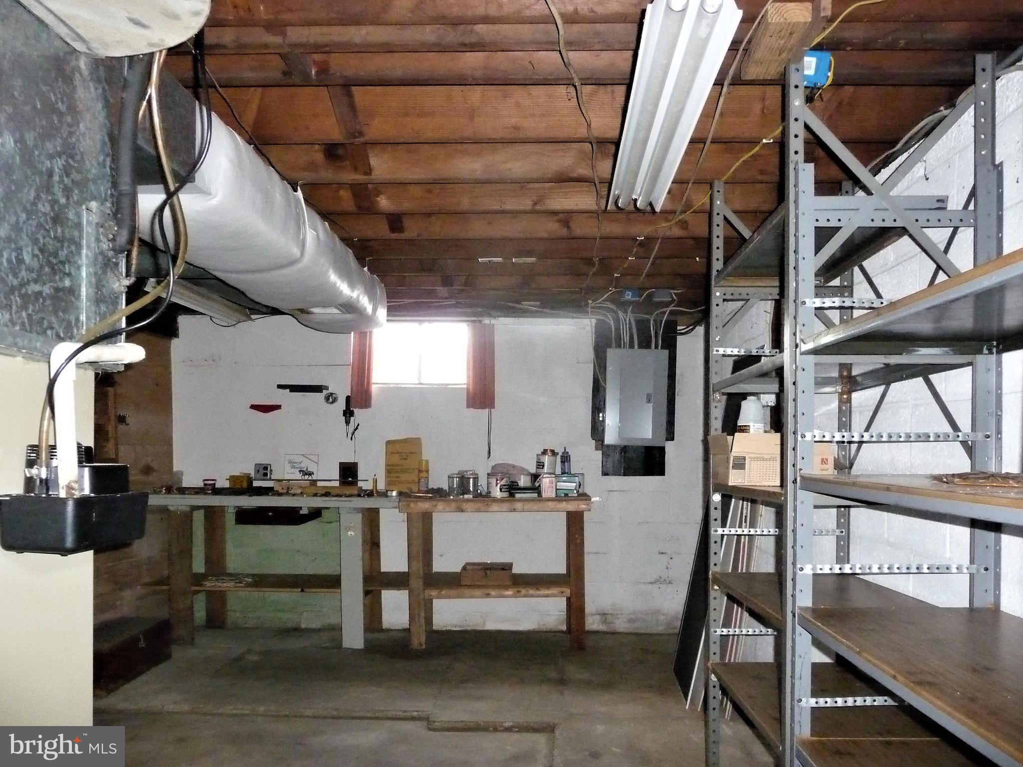 501 Lippincott Avenue Riverside, NJ 08075 - Photo 28 of 30 Basement workshop