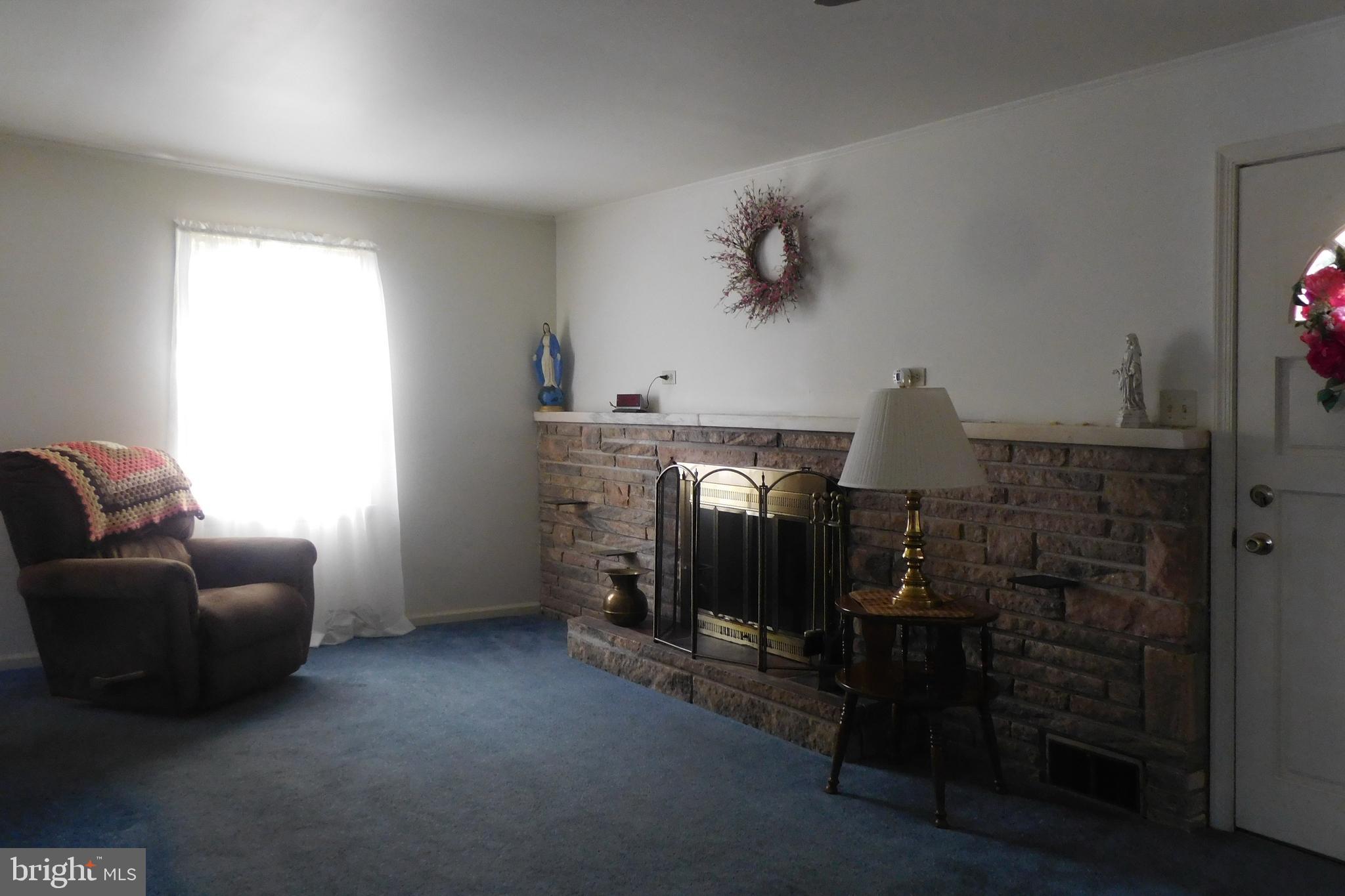 501 Lippincott Avenue Riverside, NJ 08075 - Photo 8 of 30 Living Room