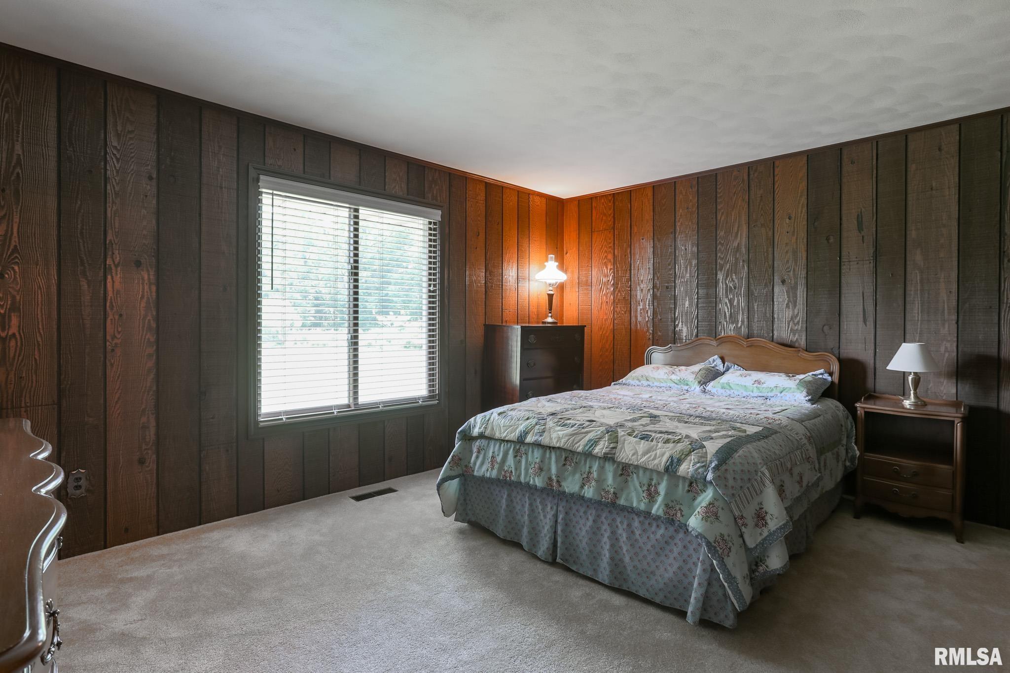 2816 Sheridan Road Pekin, IL 61554 - Photo 27 of 32