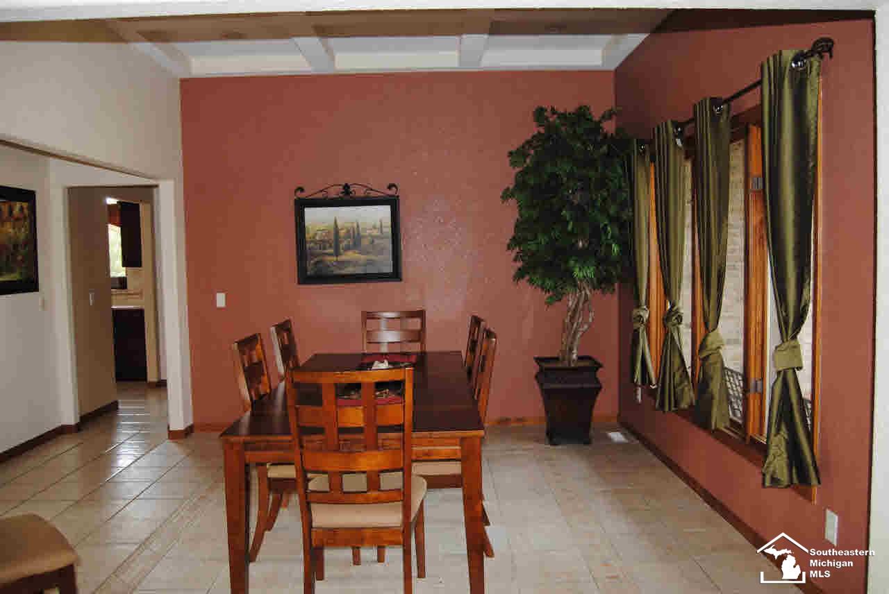 4249 Clegg Road Lambertville, MI 48144 - Photo 9 of 25 Dinng Room