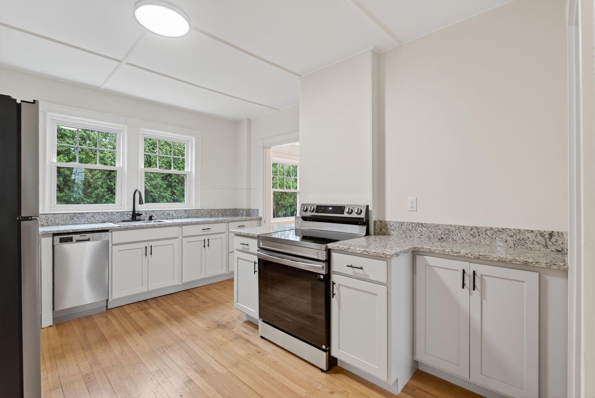 1155 Washington Avenue, Unit 1 Portland, ME 04103 - Photo 4 of 18 12_DSC01204