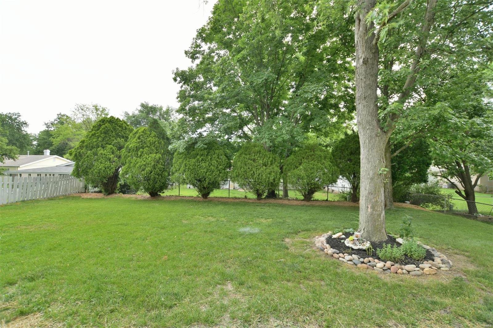 334 New Ballwin Road Ballwin, MO 63021 - Photo 22 of 27