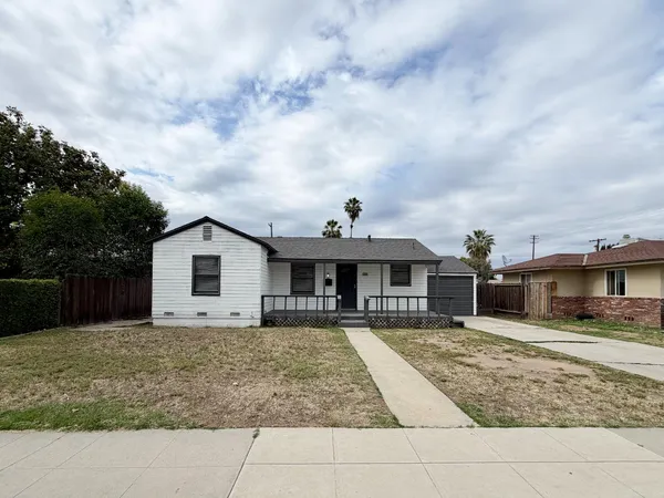 $274,900 | 1336 West Fountain Way, Fresno, CA 93705
