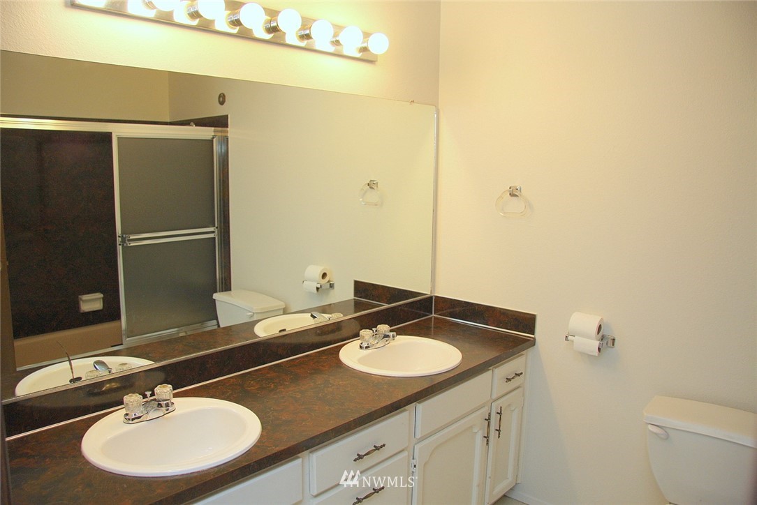 22007 49th Avenue Southeast Bothell, WA 98021 - Photo 11 of 18