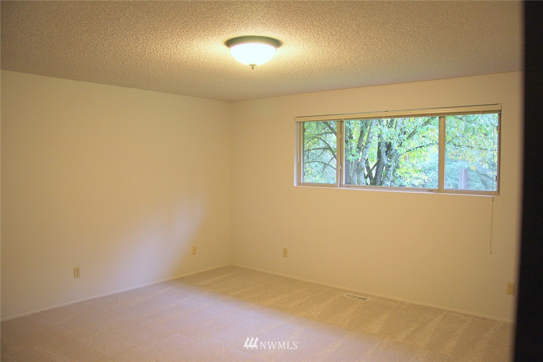 22007 49th Avenue Southeast Bothell, WA 98021 - Photo 6 of 18