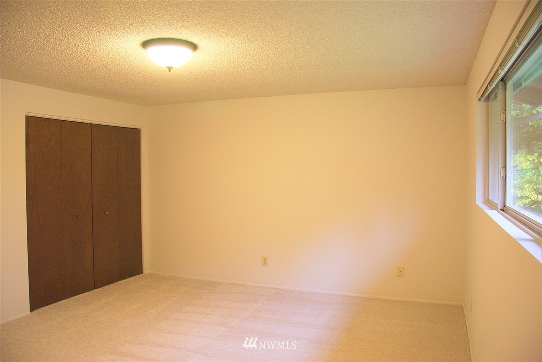 22007 49th Avenue Southeast Bothell, WA 98021 - Photo 7 of 18