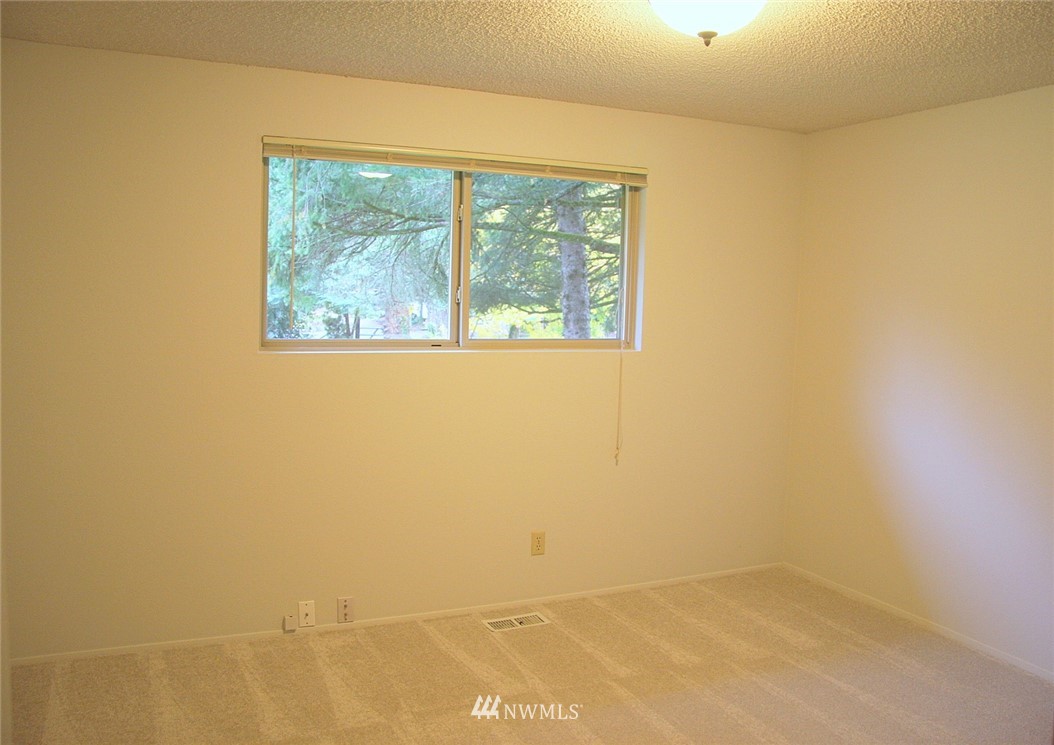22007 49th Avenue Southeast Bothell, WA 98021 - Photo 10 of 18