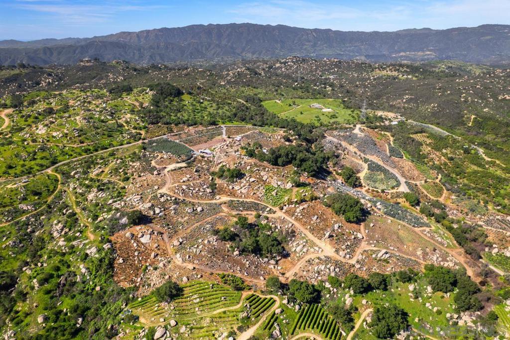 39093 Harris Truck Trail Fallbrook, CA 92028 - Photo 2 of 10