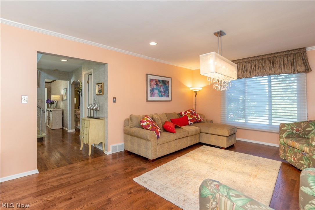 24905 Hazelmere Road Beachwood, OH 44122 - Photo 6 of 29