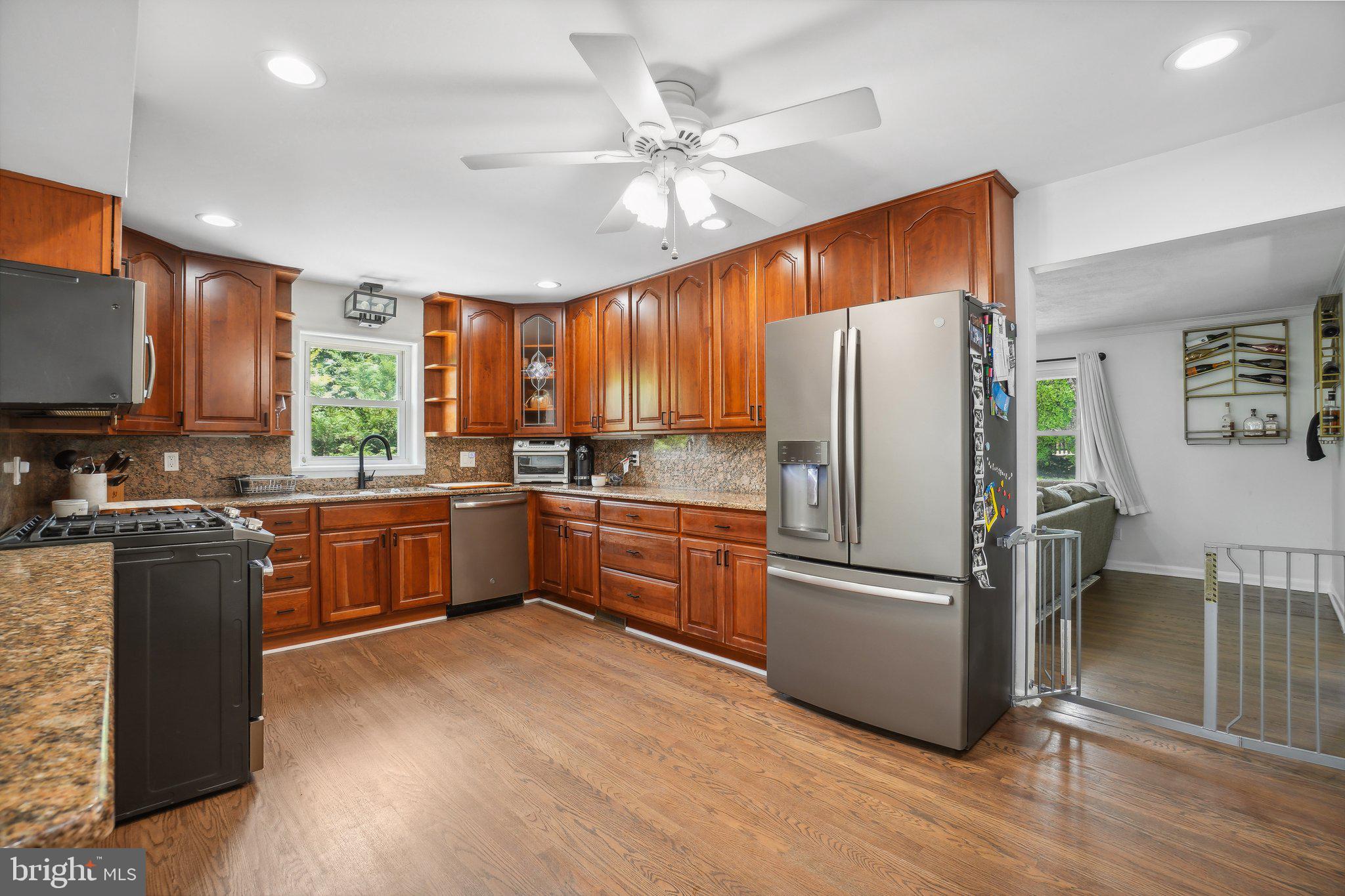 4724 Backlick Road Annandale, VA 22003 - Photo 8 of 42 Gallery Image 8