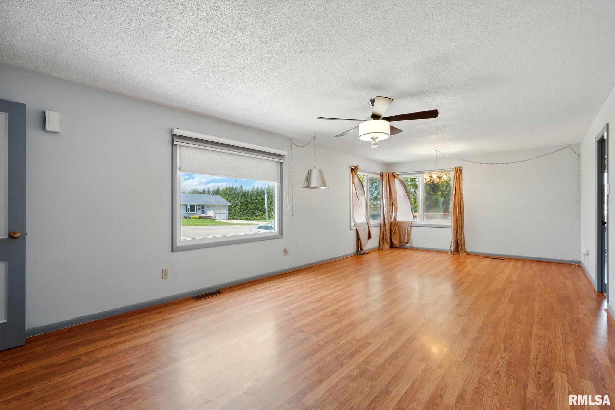 1118 Cedar Street Tipton, IA 52772 - Photo 4 of 30